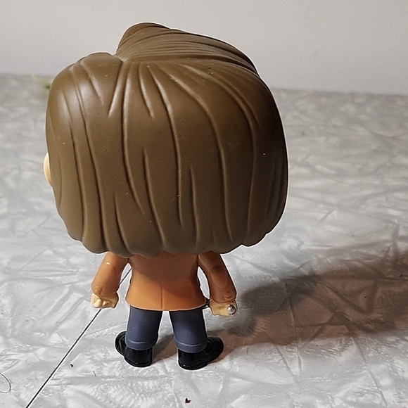 Brown-Haired Vinyl Figure - Picture 2 of 4